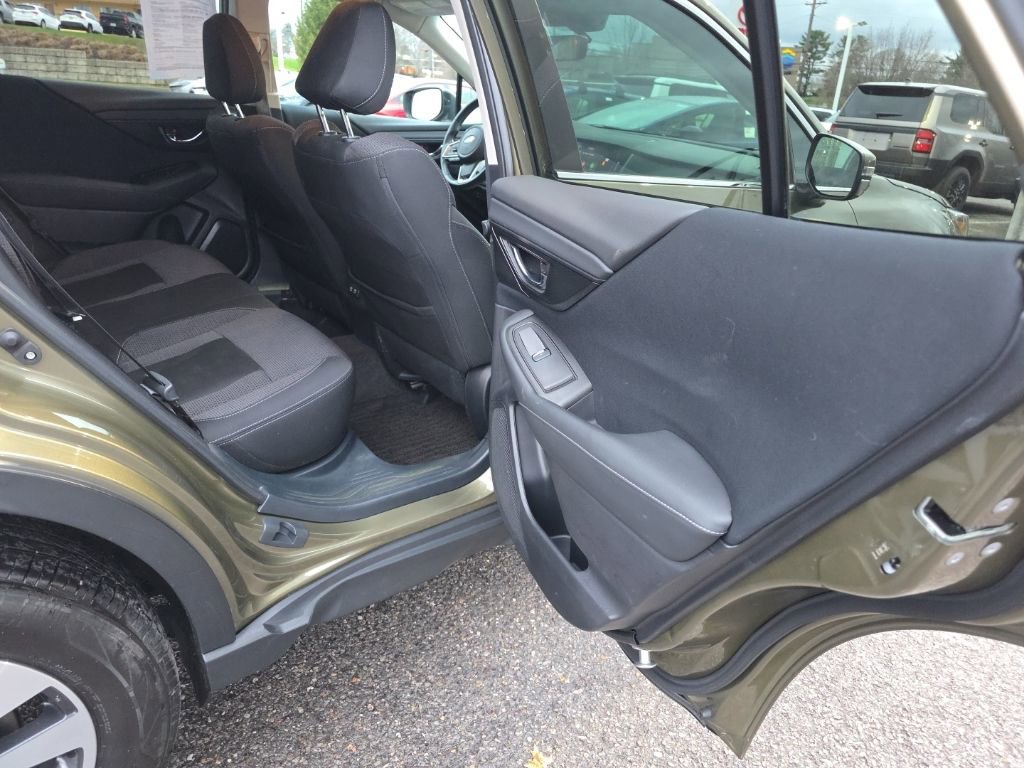 Used 2021 Subaru Outback Premium image 8