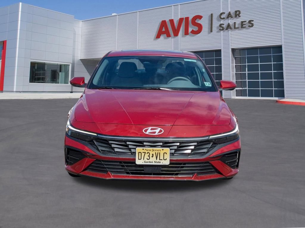 Used 2025 Hyundai Elantra SEL image 2