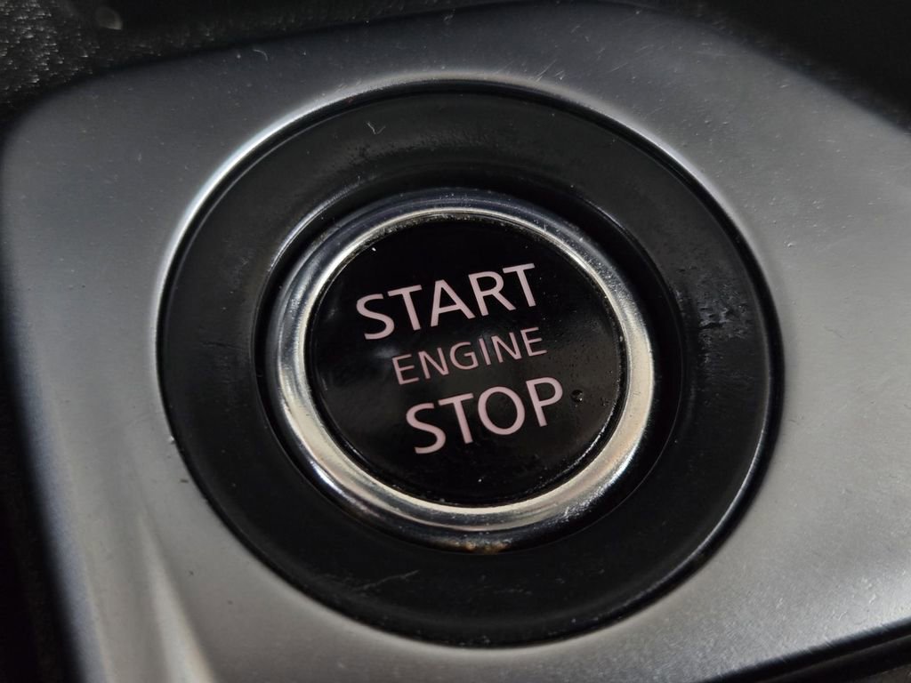 Certified 2021 Nissan Sentra SR FWD image 27