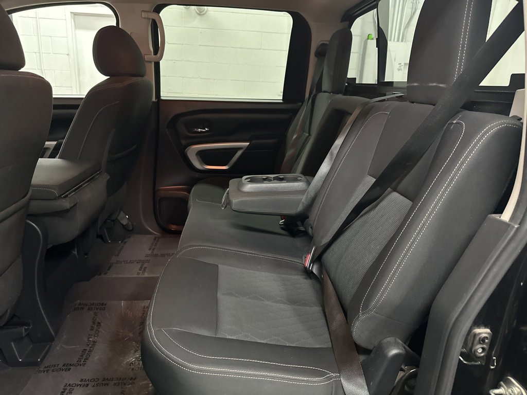 Used 2017 Nissan Titan SV image 22