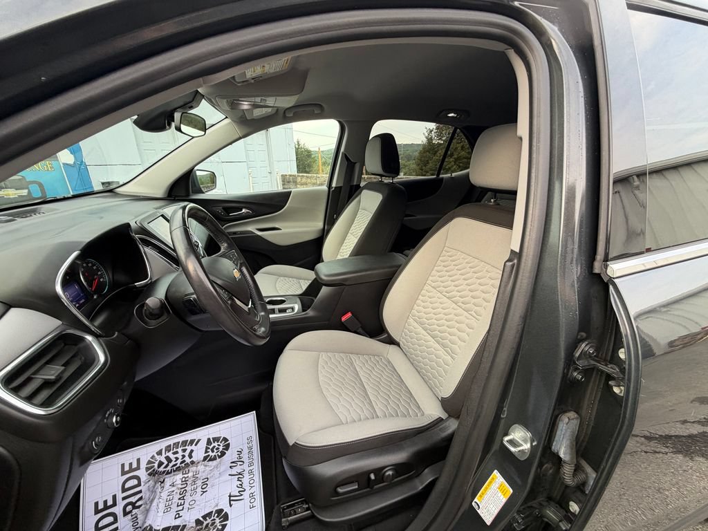 Used 2020 Chevrolet Equinox LT w/ Driver Convenience Package AWD/4WD image 9