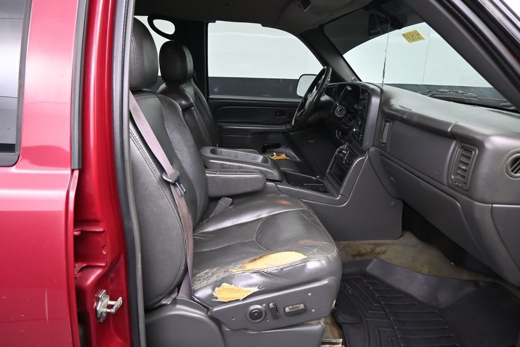 Used 2005 Chevrolet Silverado 2500 LT w/ Heavy-Duty Power Package AWD/4WD image 9