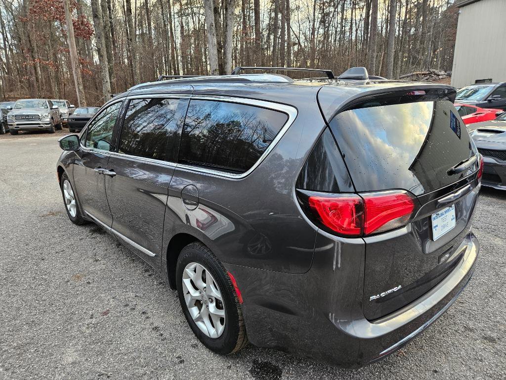 Used 2020 Chrysler Pacifica Limited image 6