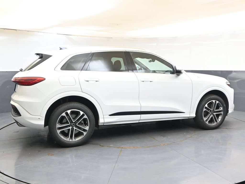 Certified 2025 Audi Q5 Premium w/ Convenience Package AWD/4WD image 6