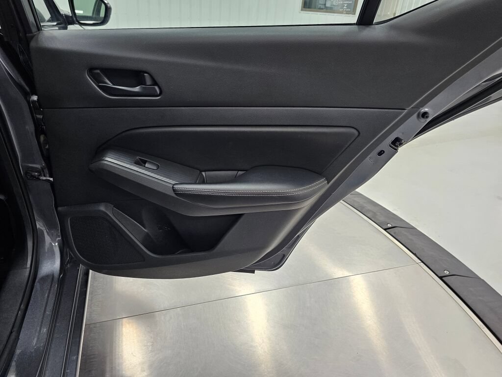 Used 2024 Nissan Altima 2.5 SV FWD image 28