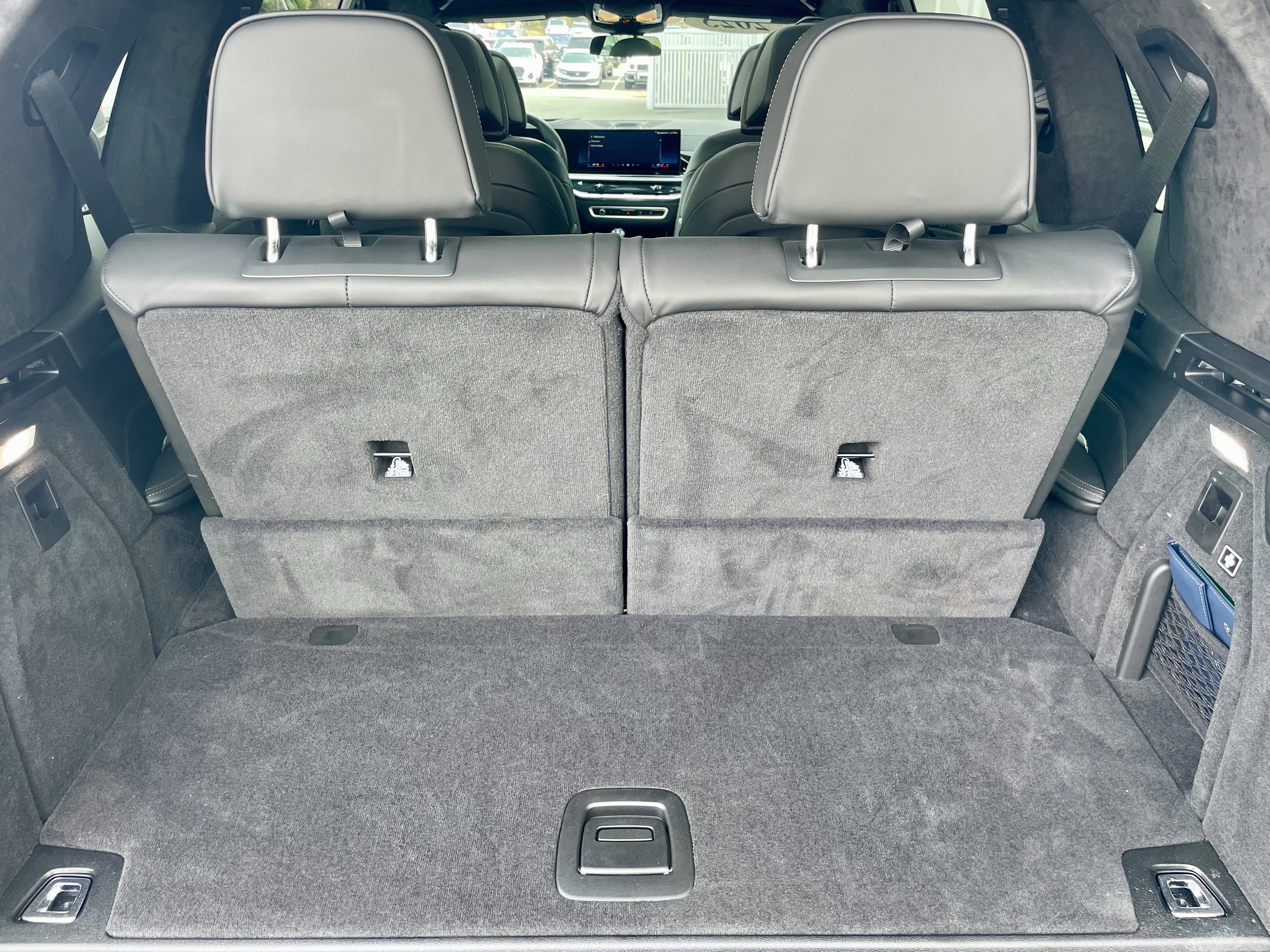 Used 2025 BMW ALPINA XB7 image 39