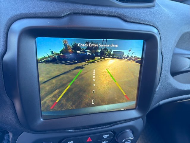 Used 2023 Jeep Renegade Latitude w/ Premium Group AWD/4WD image 23