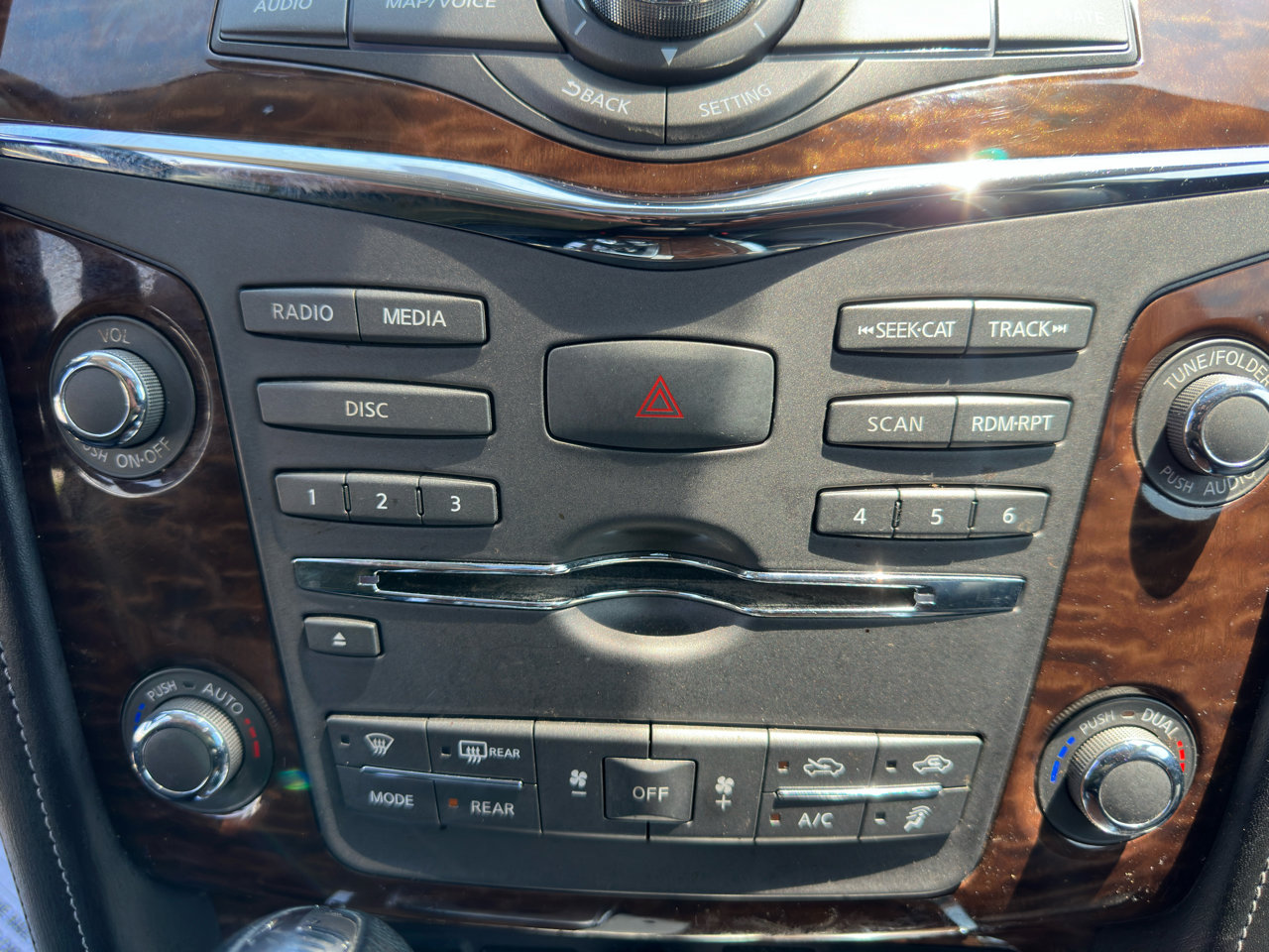 Used 2020 Nissan Armada Platinum w/ Captain's Chairs Package image 27