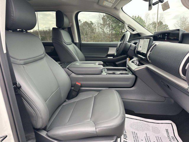 New 2026 Ford Expedition Active image 13