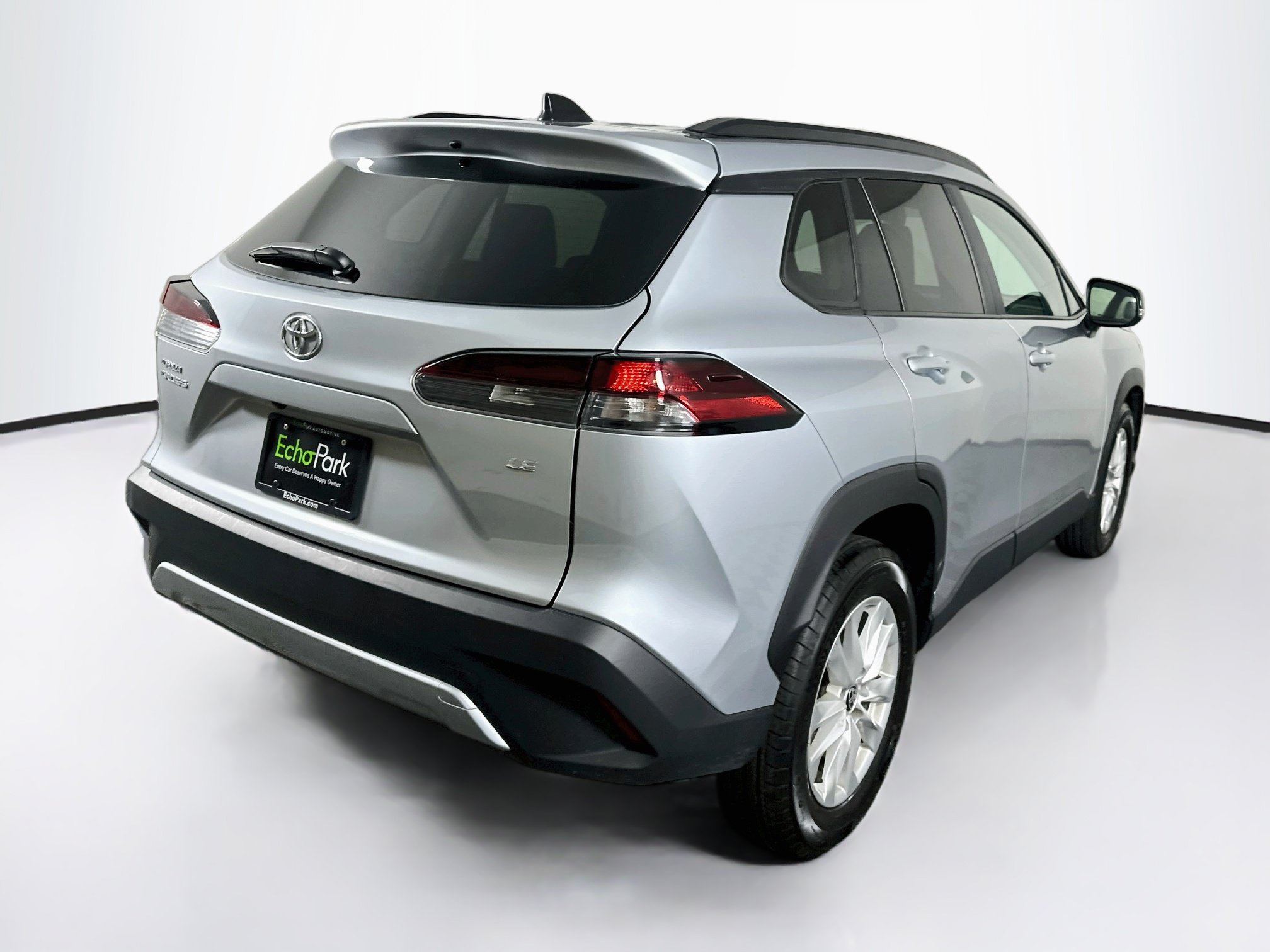 Used 2026 Toyota Corolla Cross LE FWD image 9