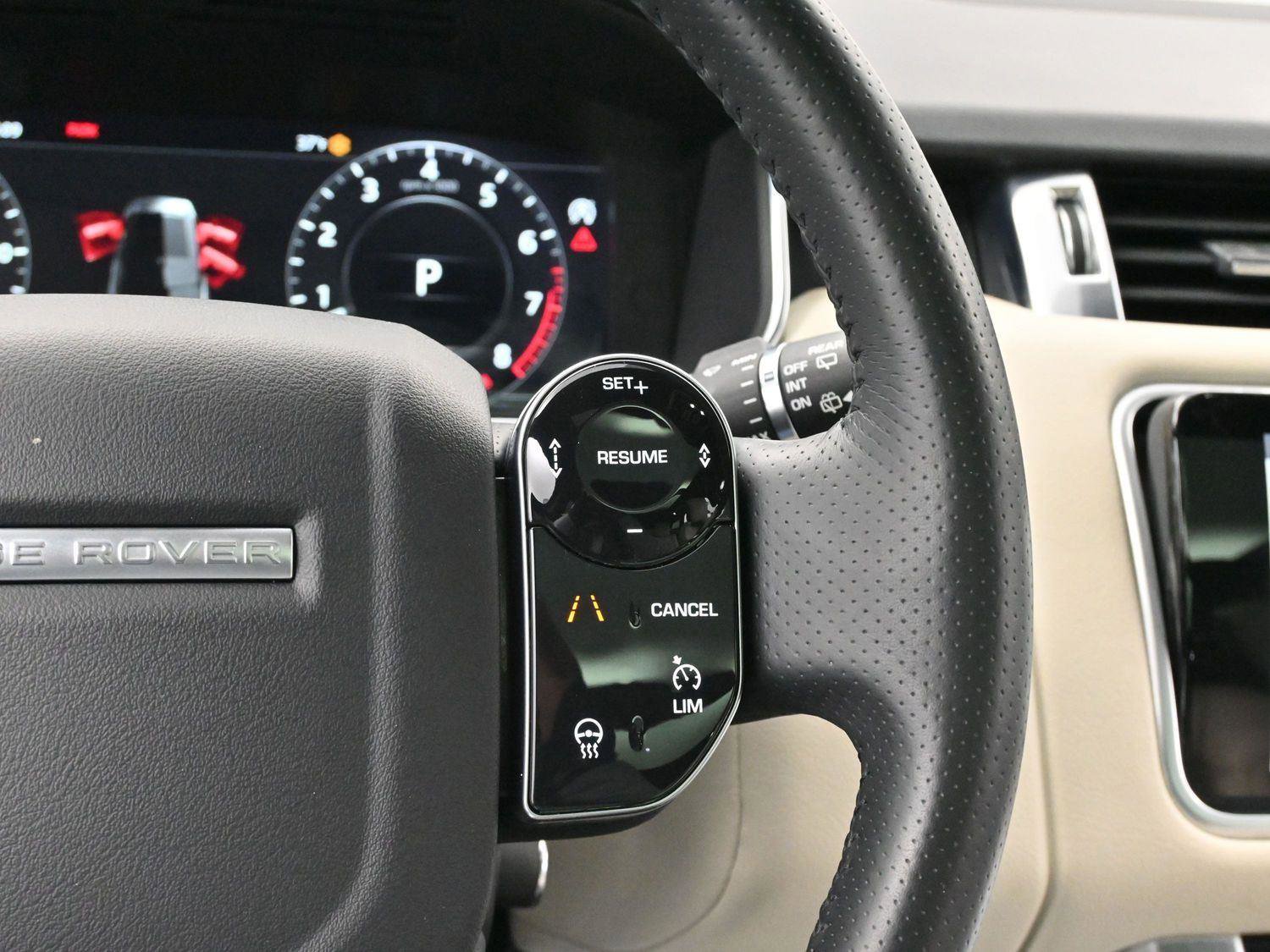 Used 2019 Land Rover Range Rover Sport HSE image 16