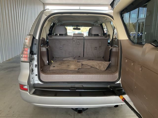 Used 2018 Lexus GX 460 w/ Navigation Package image 21