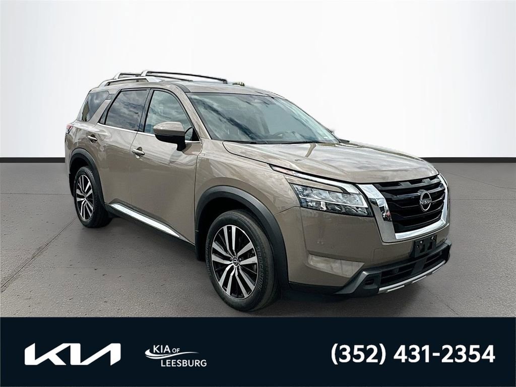 Used 2024 Nissan Pathfinder Platinum w/ Cargo Package