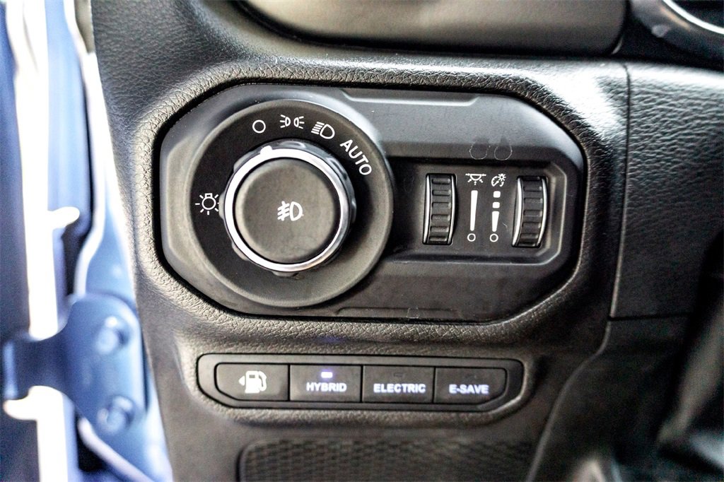 Used 2022 Jeep Wrangler Unlimited Rubicon 4xe image 16