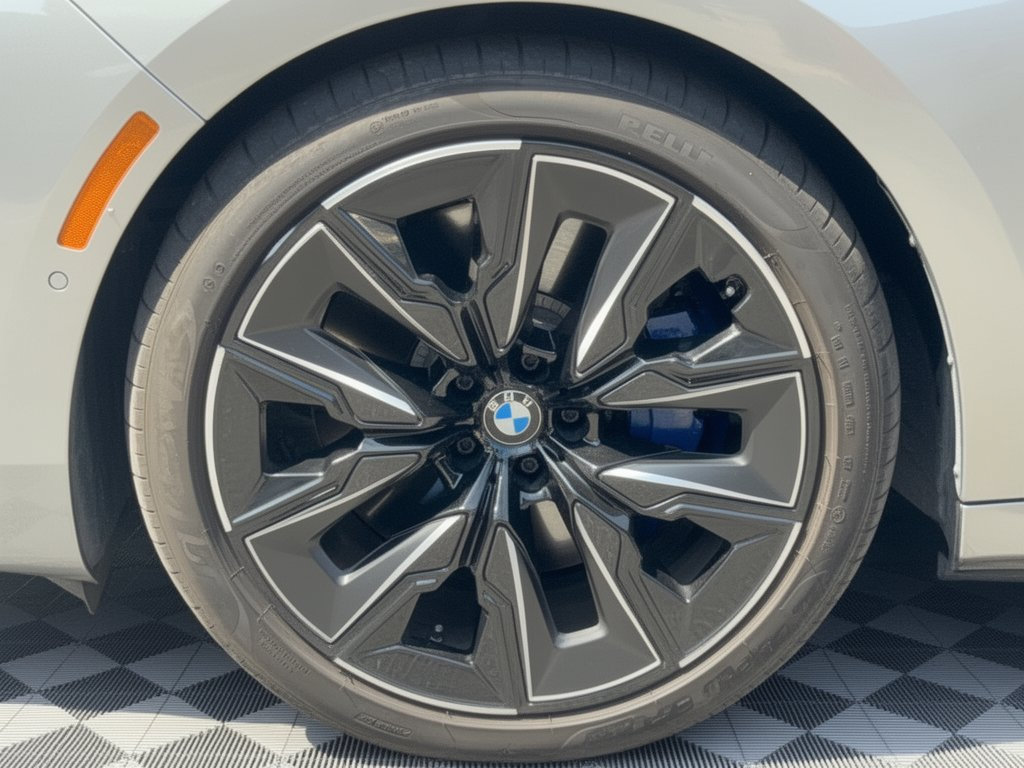Certified 2023 BMW i7 xDrive60 AWD/4WD image 13