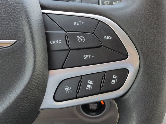 Certified 2024 Chrysler Pacifica Touring-L FWD image 26