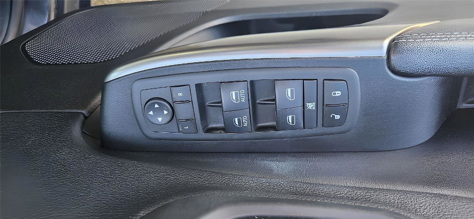 Used 2020 Jeep Cherokee Latitude Plus image 20