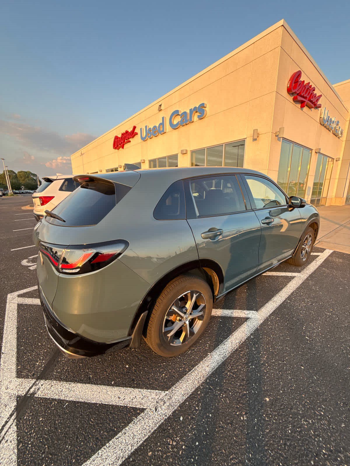Used 2024 Honda HR-V EX-L image 5