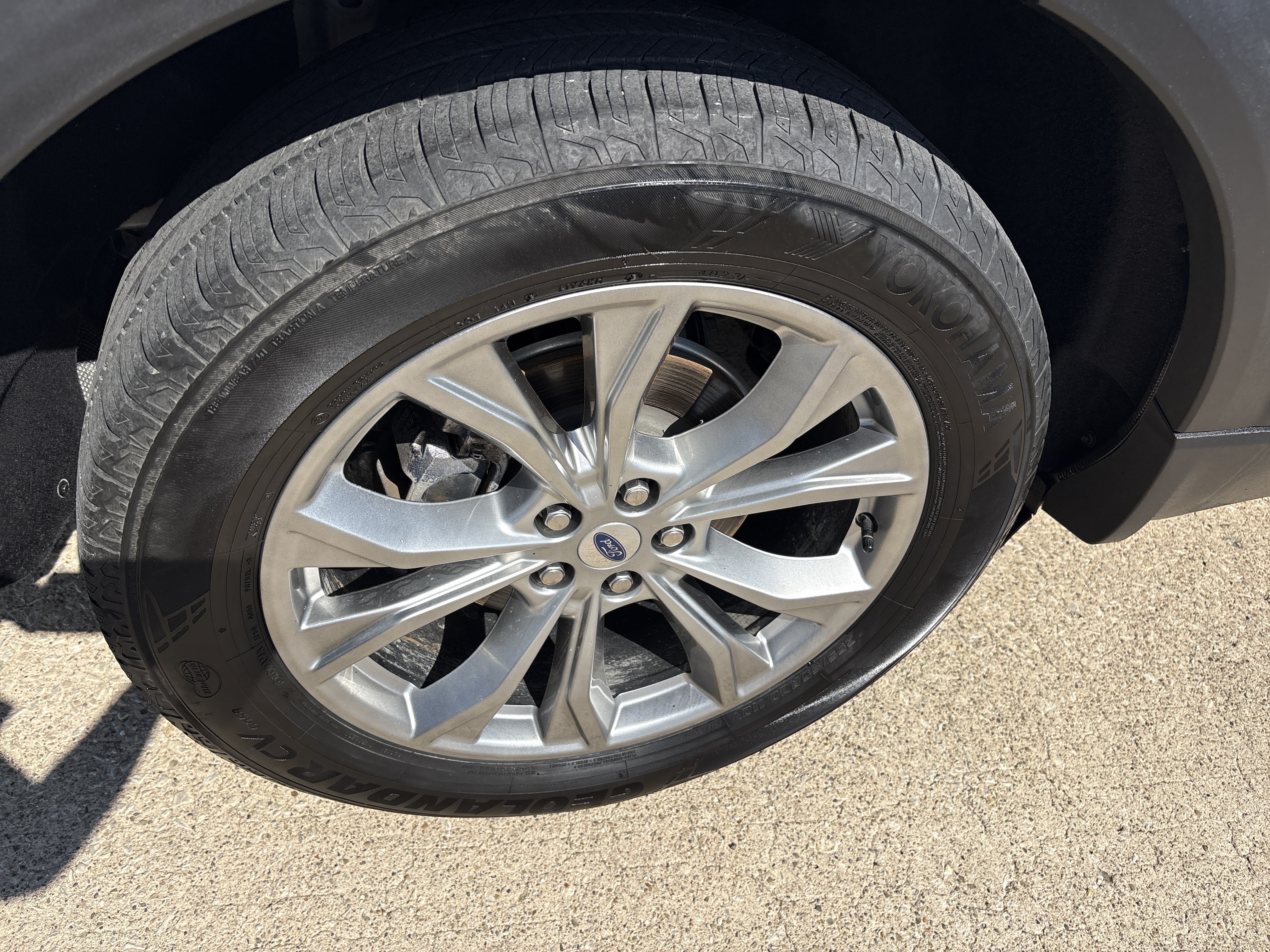 Used 2020 Ford Explorer XLT w/ Equipment Group 202A AWD/4WD image 5