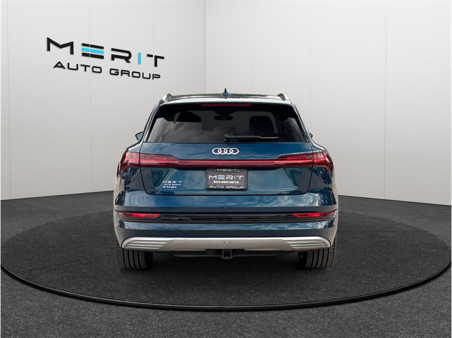 Used 2019 Audi e-tron Prestige w/ Prestige Package AWD/4WD image 8