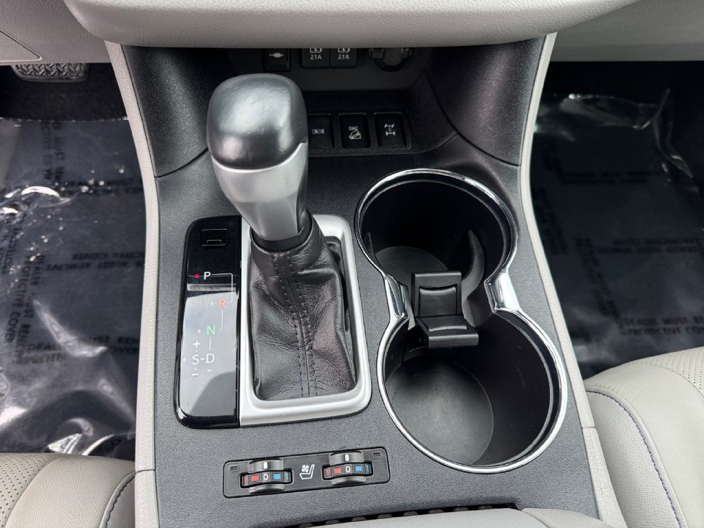 Used 2019 Toyota Highlander Limited AWD/4WD image 18
