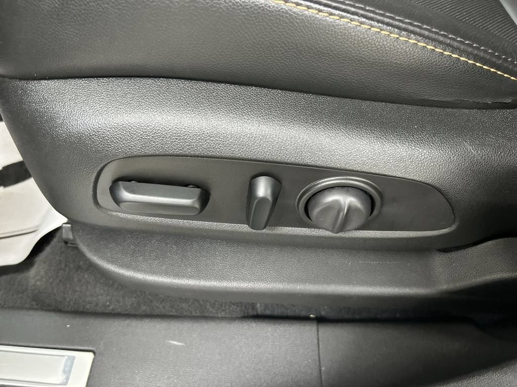 Used 2019 Chevrolet Equinox Premier AWD/4WD image 12
