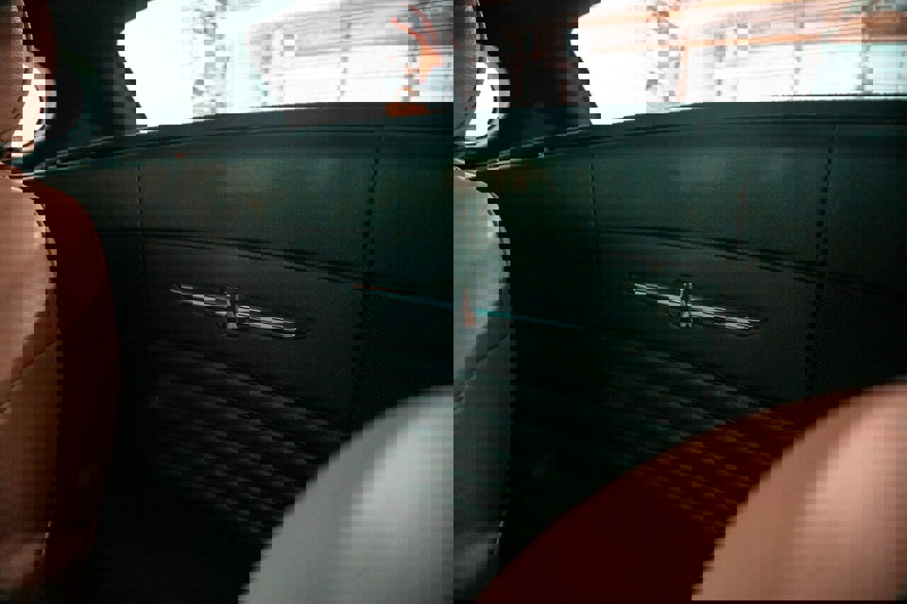 Used 2004 Ford Thunderbird Deluxe image 23