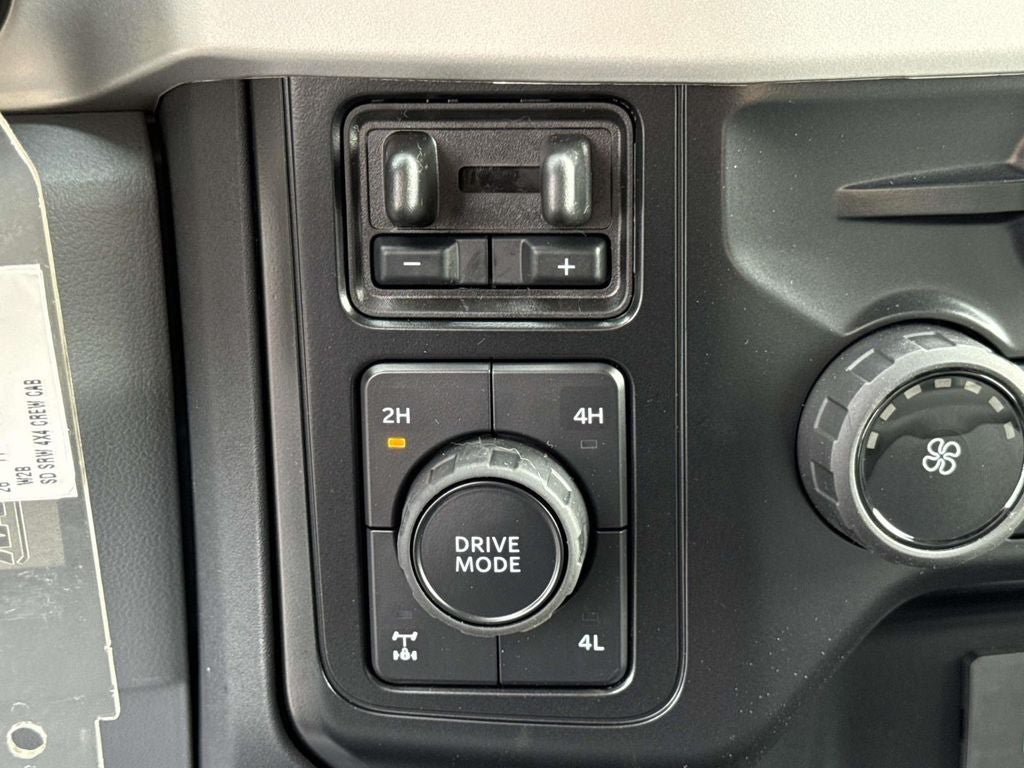 New 2026 Ford F250 XLT w/ FX4 Off-Road Package AWD/4WD image 18