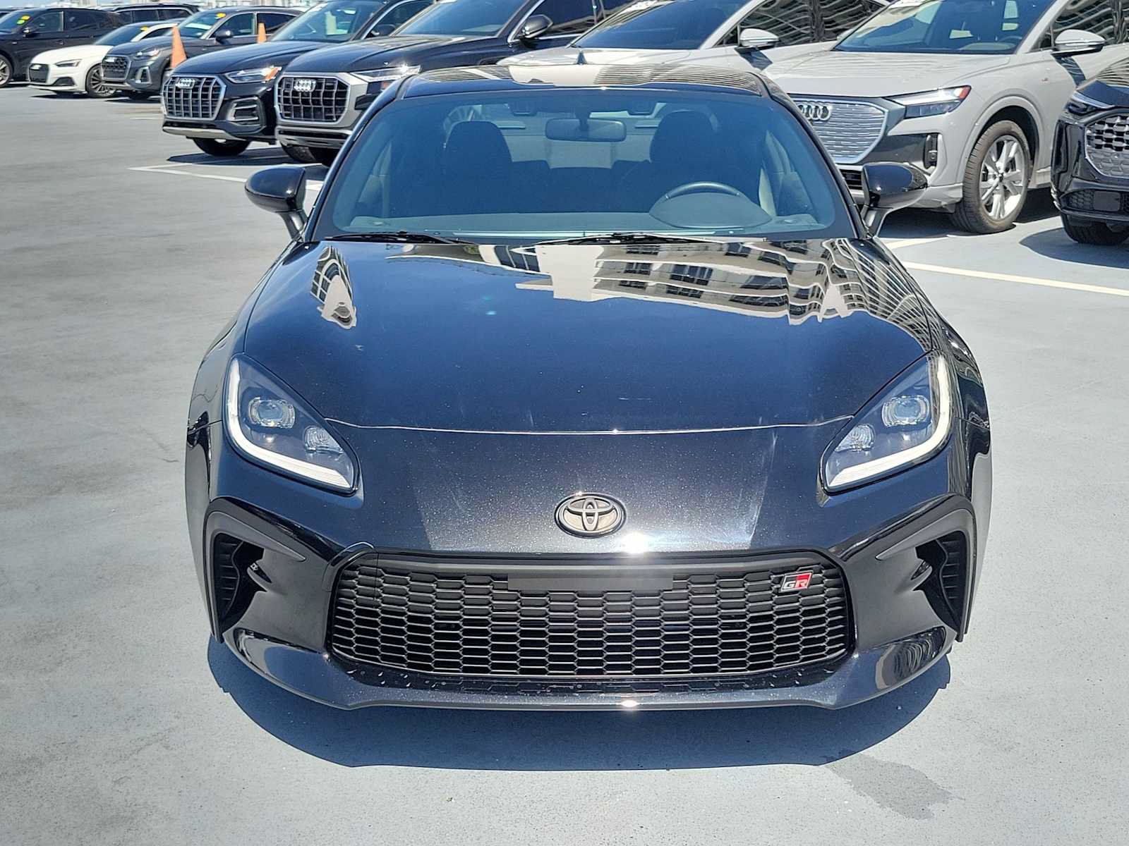 Used 2023 Toyota GR86 RWD image 9