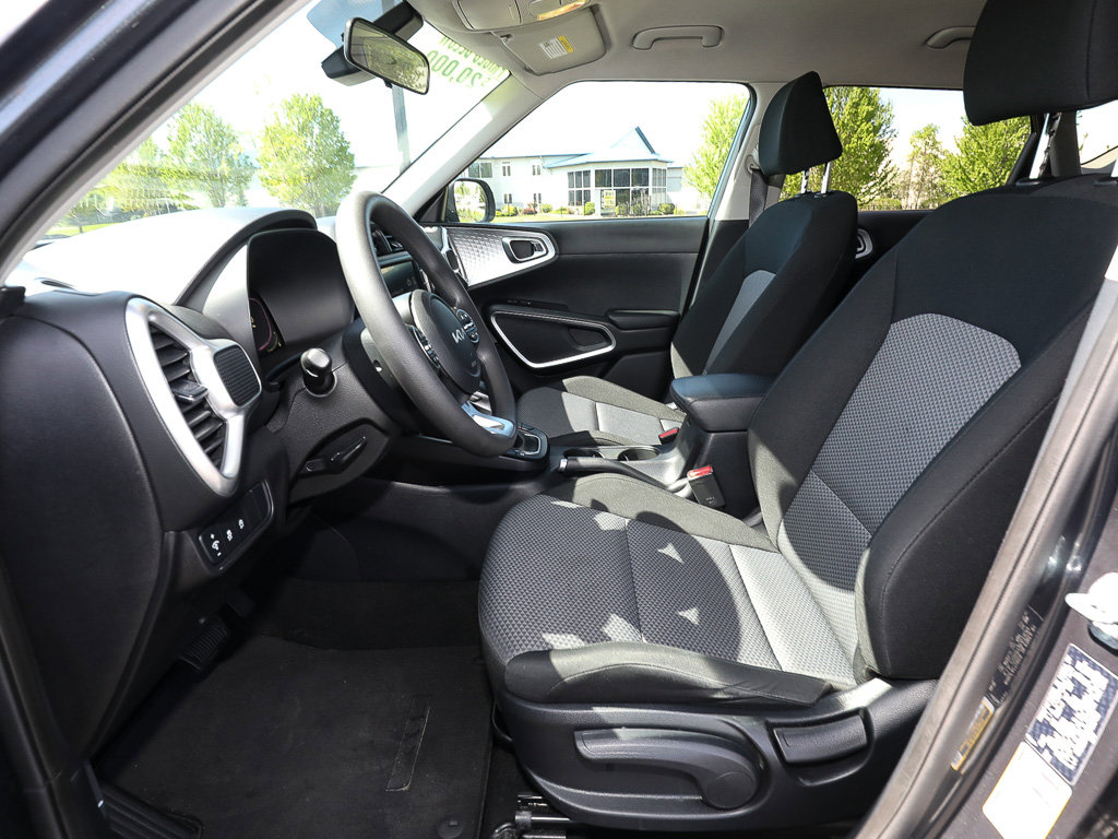 Used 2023 Kia Soul LX w/ Option Group 015 FWD image 13