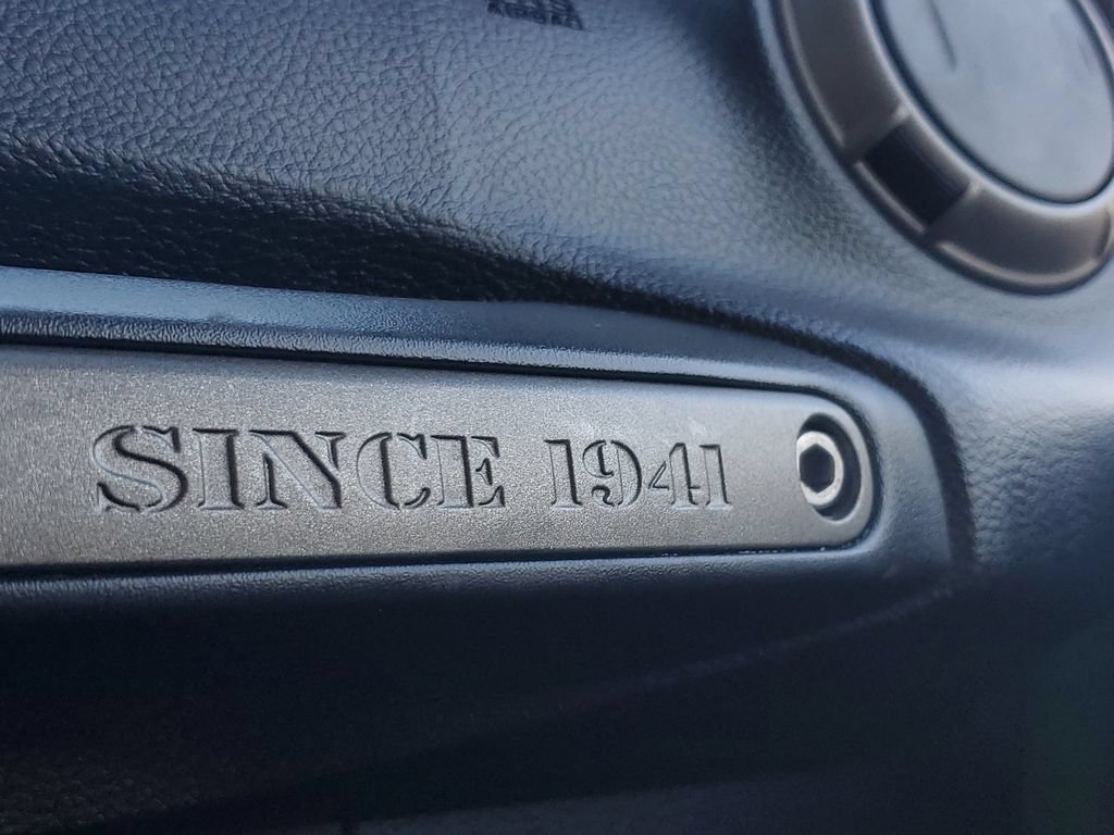 Used 2015 Jeep Wrangler Unlimited Sport w/ Connectivity Group AWD/4WD image 36