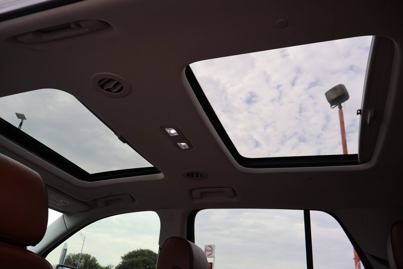 Used 2021 Chevrolet Traverse High Country FWD image 18