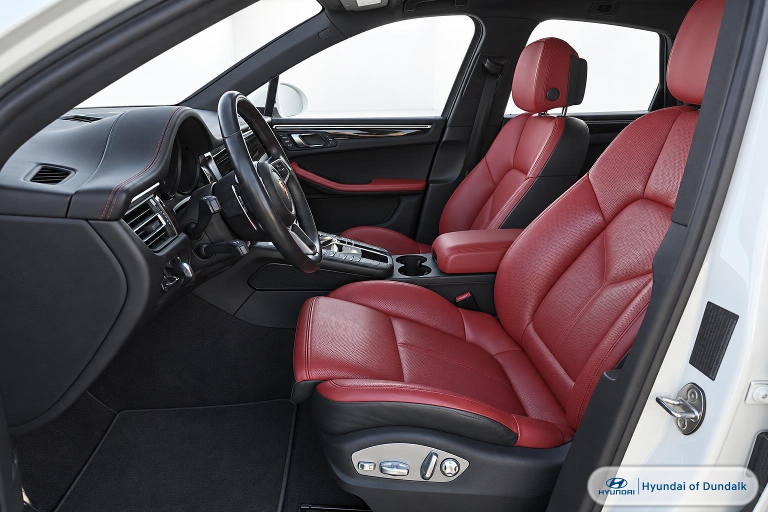 Used 2021 Porsche Macan AWD/4WD image 7