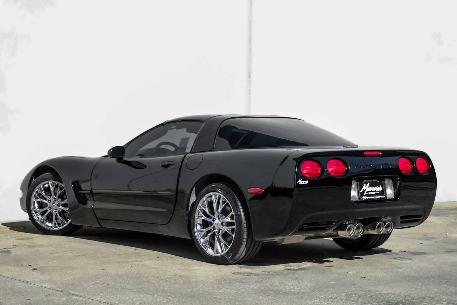 Used 2004 Chevrolet Corvette Coupe w/ Roof Package image 10