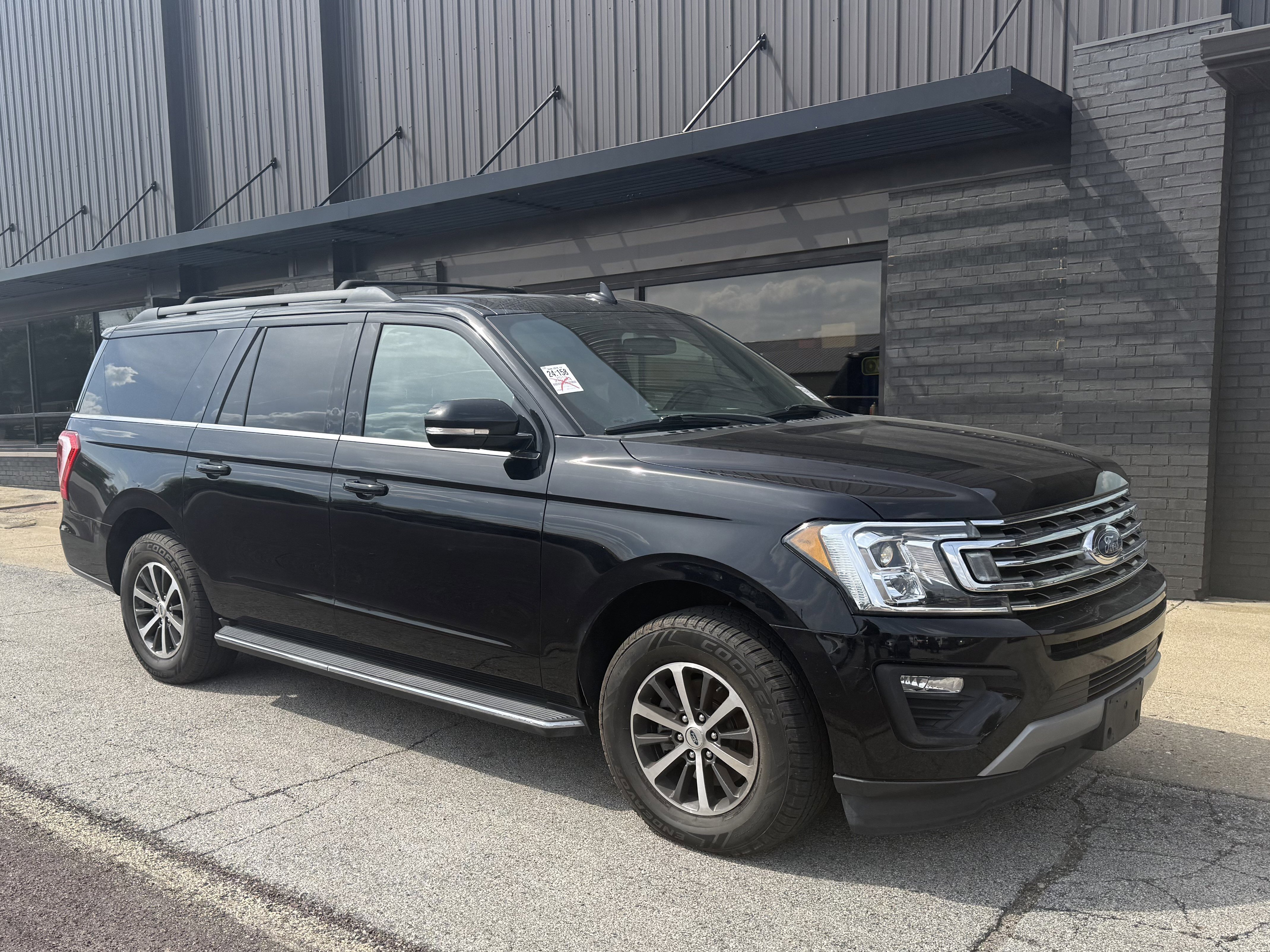 Used 2019 Ford Expedition Max XLT w/ Equipment Group 202A RWD image 3