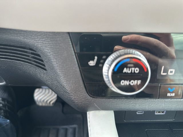 Used 2022 Mitsubishi Outlander SEL image 12