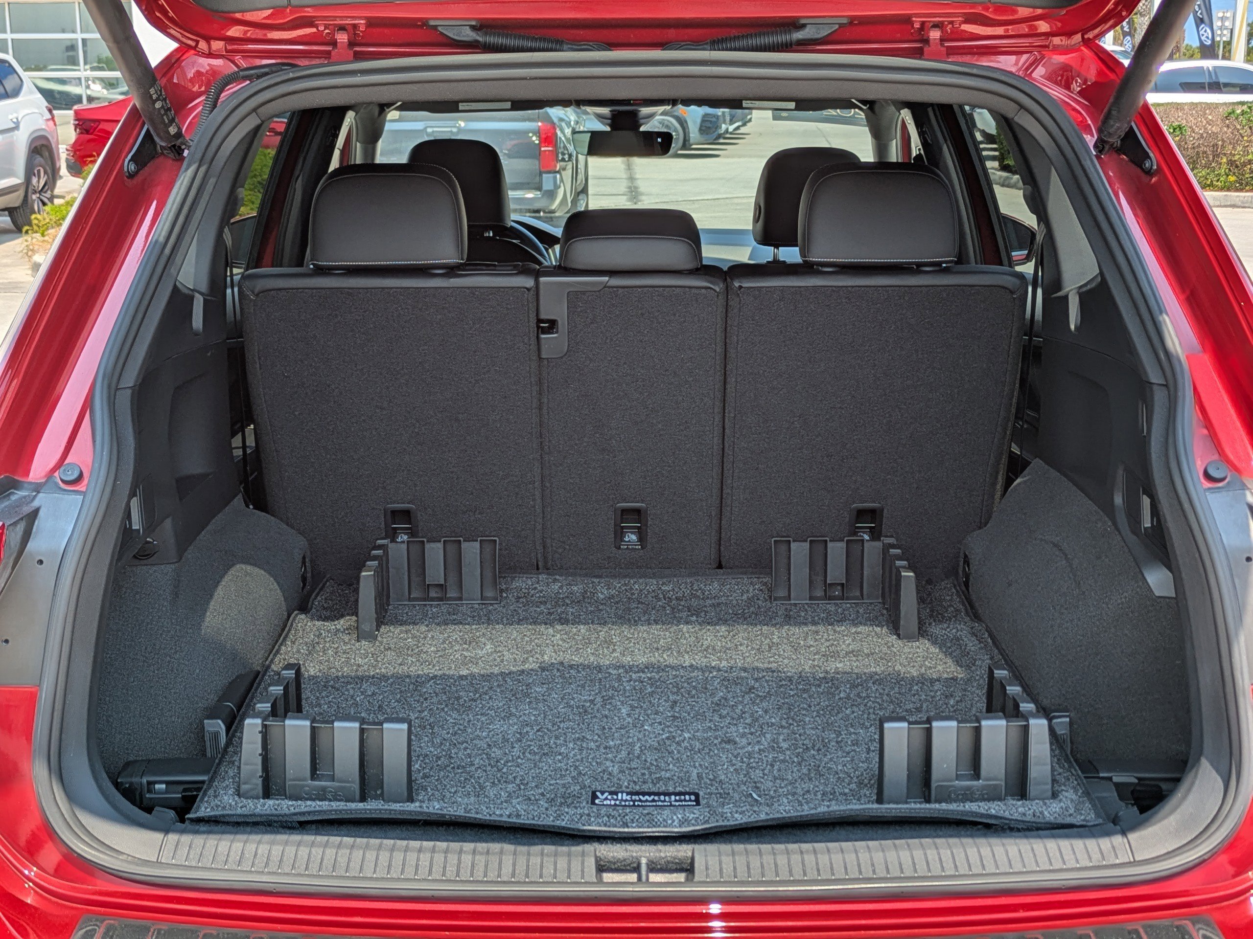 Certified 2024 Volkswagen Tiguan SEL R-Line AWD/4WD image 13