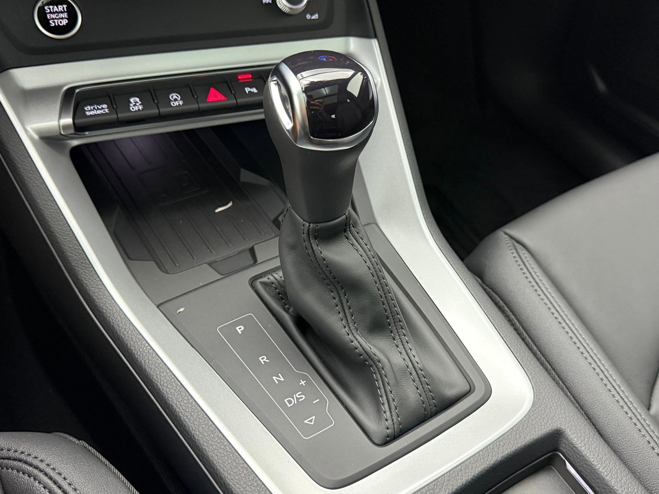 Used 2025 Audi Q3 2.0T Premium w/ Convenience Package AWD/4WD image 19