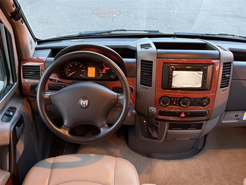 Used 2008 Dodge Sprinter 3500 RWD image 10