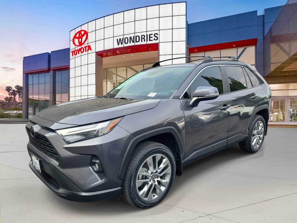 Used 2023 Toyota RAV4 XLE Premium image 2