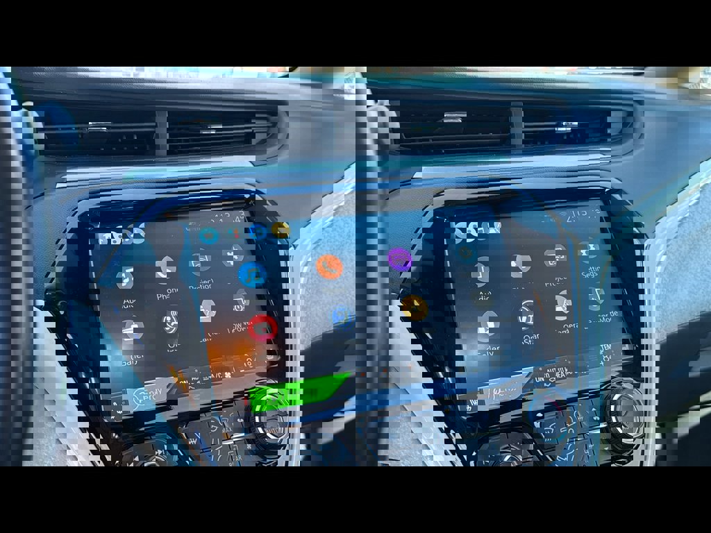 Used 2021 Chevrolet Bolt Premier w/ Infotainment Package image 19