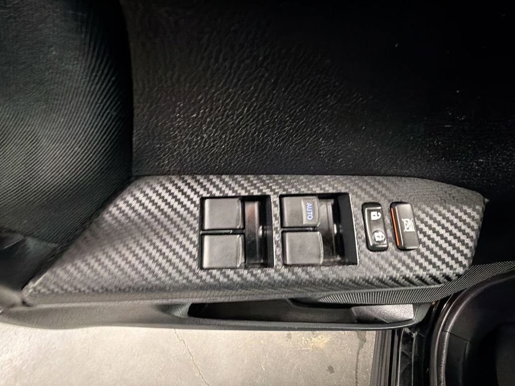 Used 2015 Toyota RAV4 LE image 20