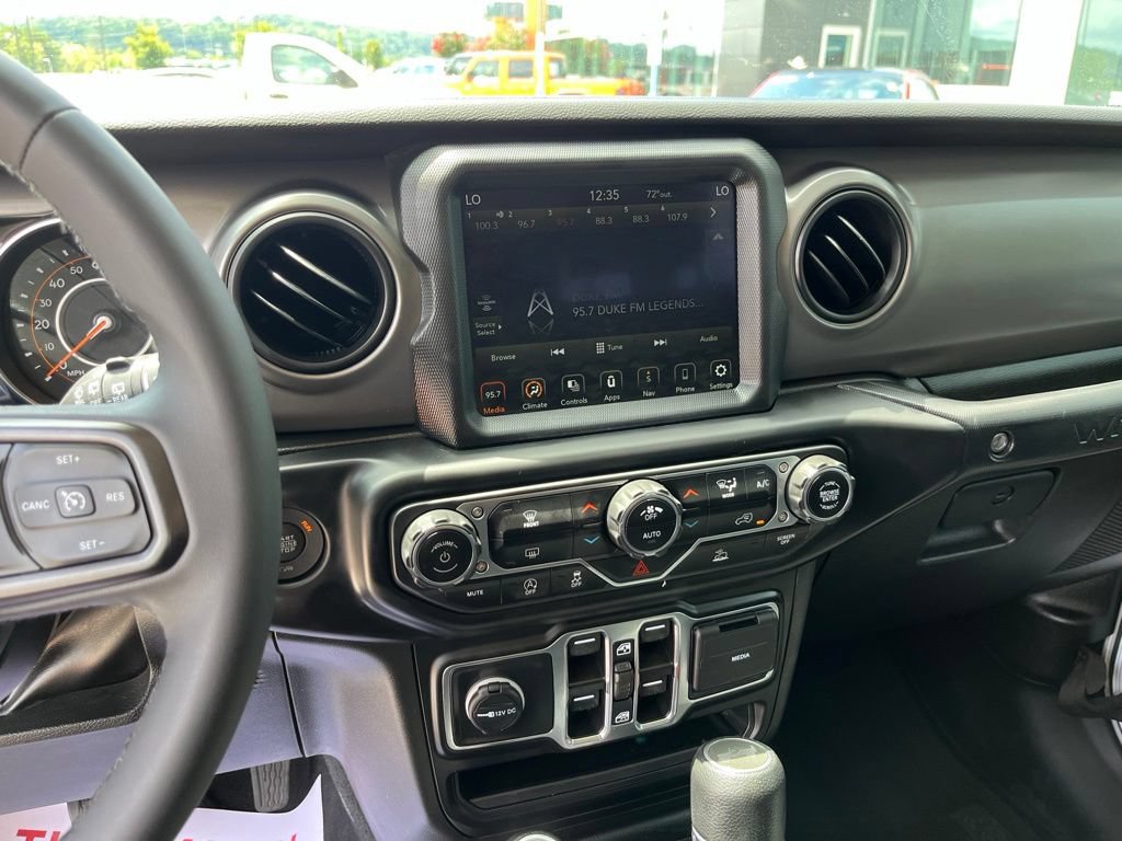 Used 2023 Jeep Wrangler Unlimited Sport AWD/4WD image 10