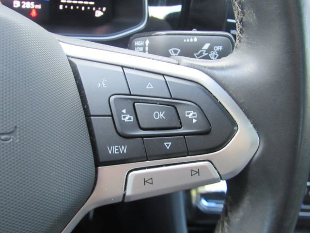 Used 2025 Volkswagen Jetta SE FWD image 36