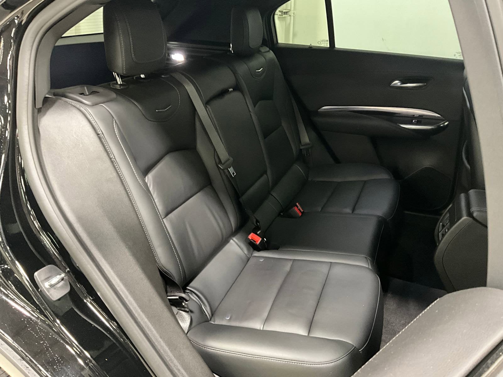 Used 2023 Cadillac XT4 Luxury w/ Cold Weather Package AWD/4WD image 22