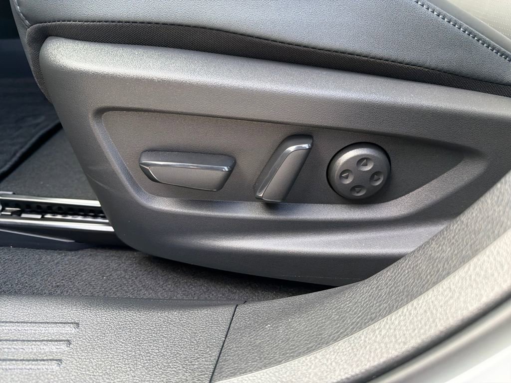 New 2026 Nissan Leaf Platinum+ w/ Cargo Package (Platinum+) image 15