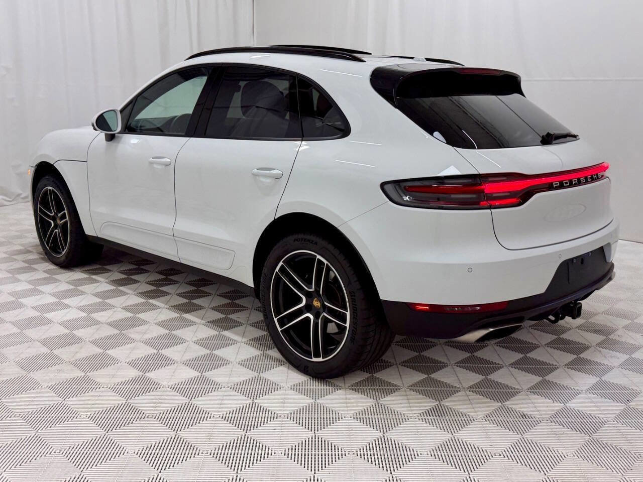 Used 2021 Porsche Macan image 6