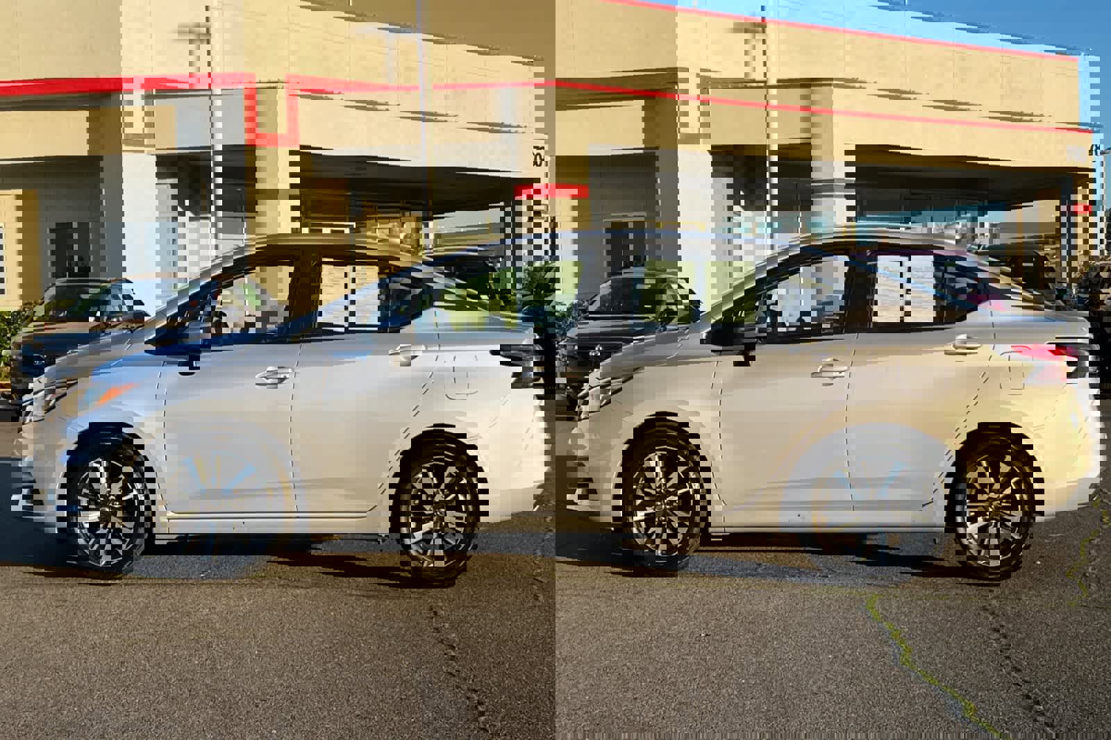 Used 2021 Nissan Versa SV image 9