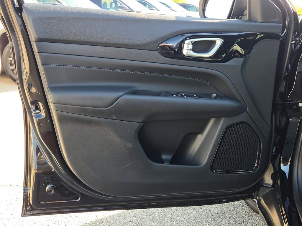 New 2026 Jeep Compass Latitude image 20