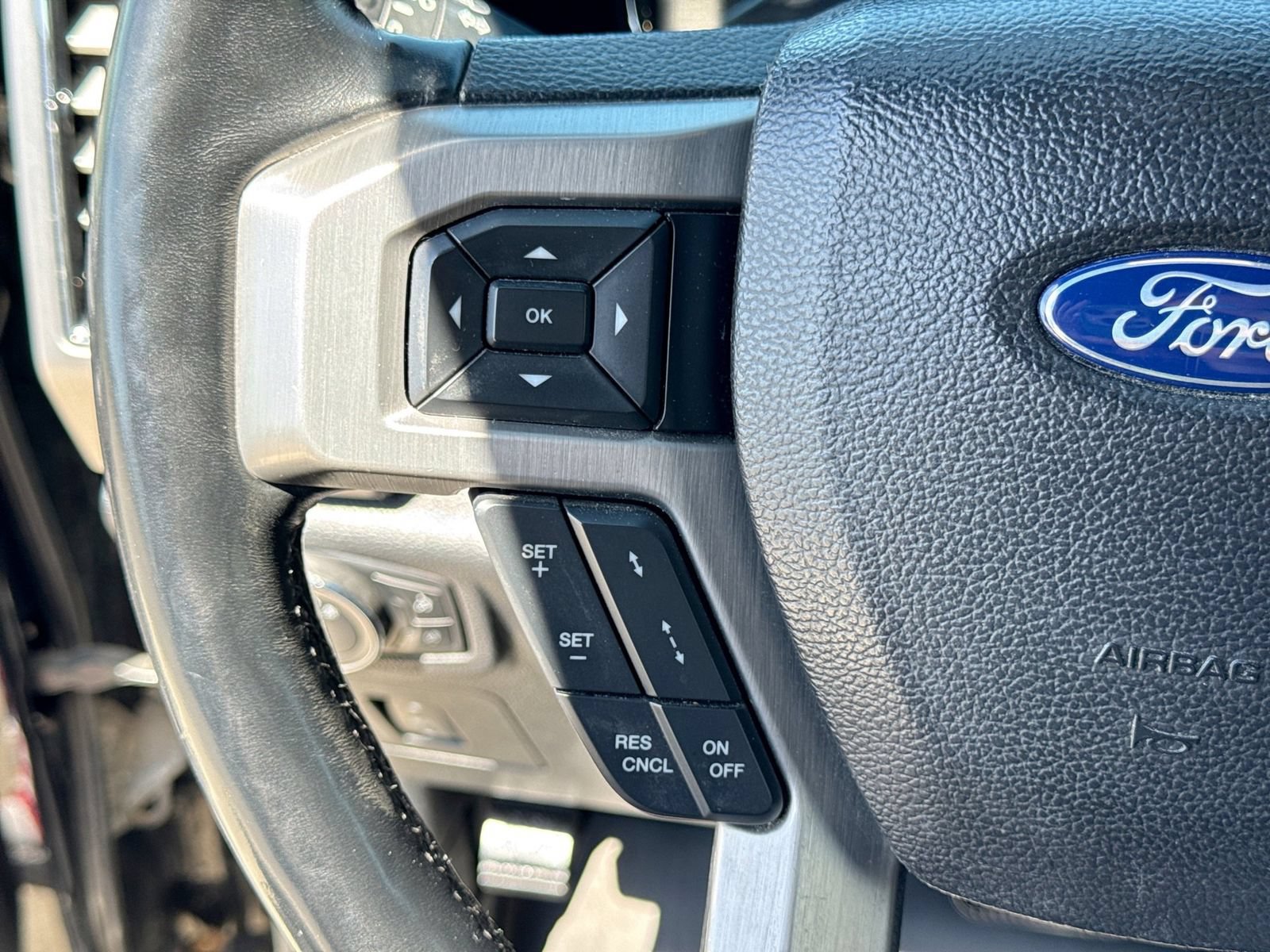 Used 2017 Ford F150 Platinum w/ Equipment Group 701A Luxury AWD/4WD image 29